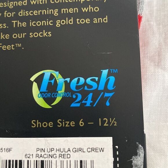GOLD TOE Racing Red Crew Socks Pin Up Hula Girl Crew Socks-6-12.5 NWT - Picture 3 of 3